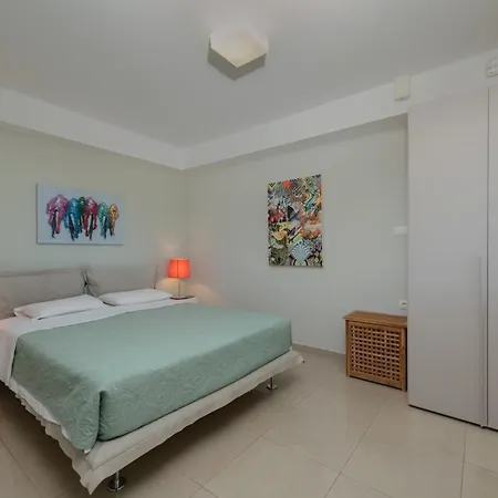 Daire Stefan's Loft Hanya